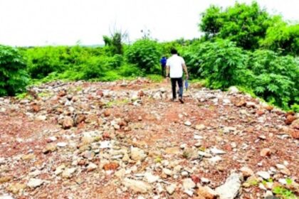 Merces sarpanch suspects Smart City contractors dumping construction debris in khazan lands
