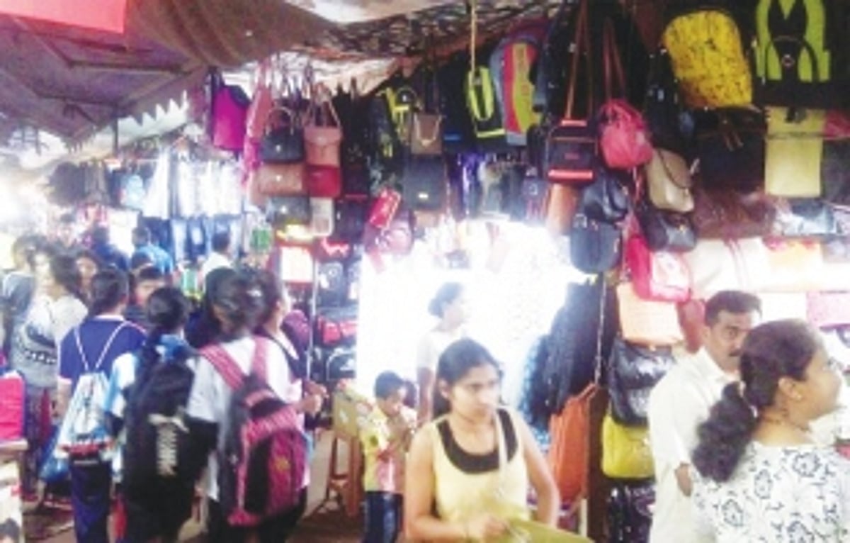 Messy welcome to Mapusa Market