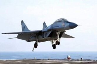 MiG 29K crashes into Arabian Sea, Pilot rescued after he ejected
