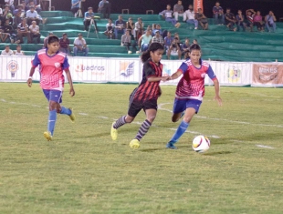 Michel leads Royal Builders to victory