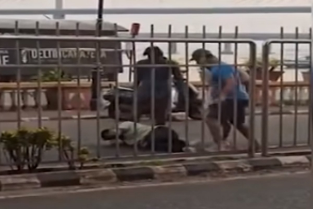 Mid-road drama in front of offshore casino office
