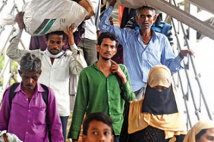 Migrants abandoned by business owners