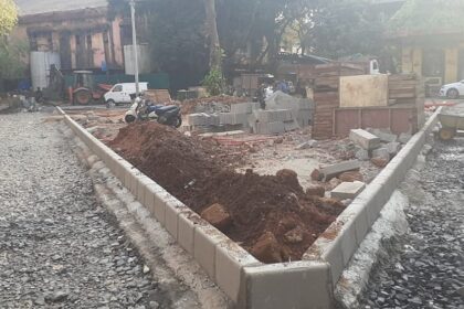 Mindless destruction by Smart City in front of Café Bhosle