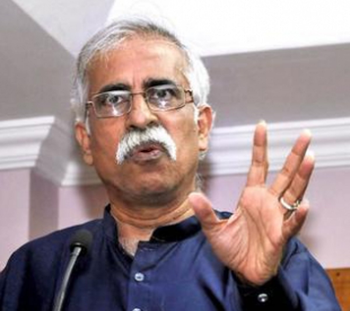 Mines dept accused of indulging in   illegal activities