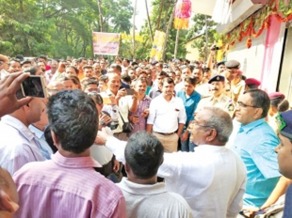 Mining dependents go  marching in Ponda