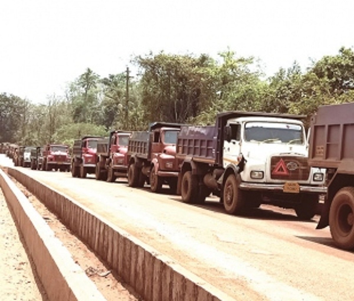 Mining firms breaking curfew law repeatedly at Sanvordem: Locals