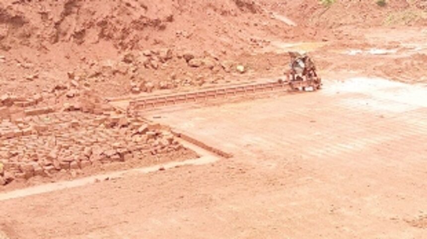 Mining officials raid illegal stone quarry at Pissurlem