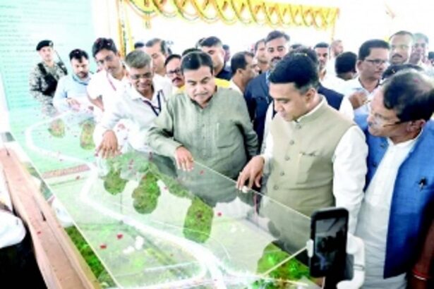 Minister dedicates to nation six-lane access controlled road project at Mopa