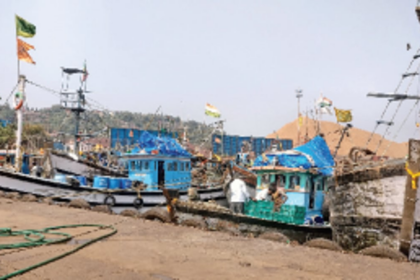 Minister meets fishing associations, promises to upgrade jetties