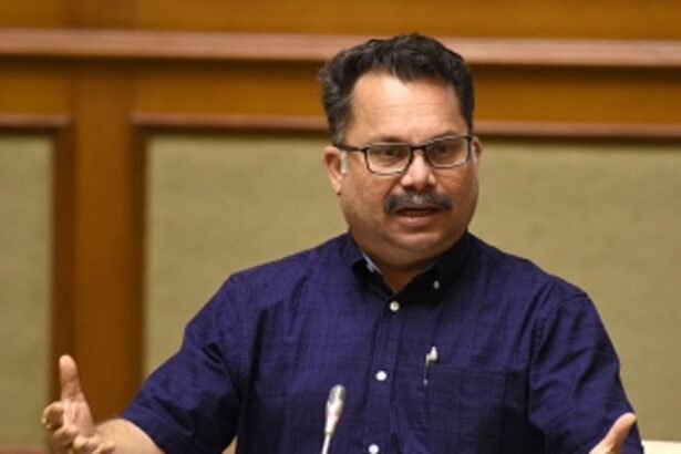 Minister ready to welcome IIT  in Curchorem-Sanguem