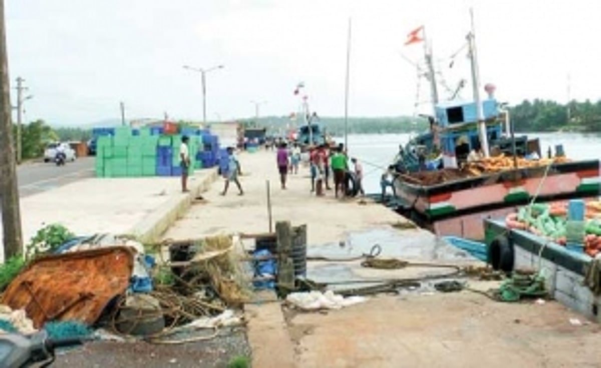 Minor fishing harbour  at Cutbona jetty  stirs a hornet’s nest
