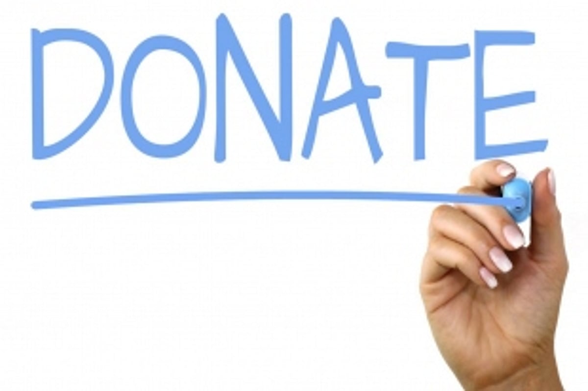 Miramar resident  displays generosity, donates Rs 52,500 to Bethora woman