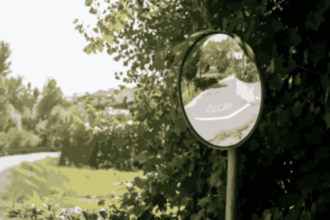 Mirrors need   of the hour   at Mayem junction