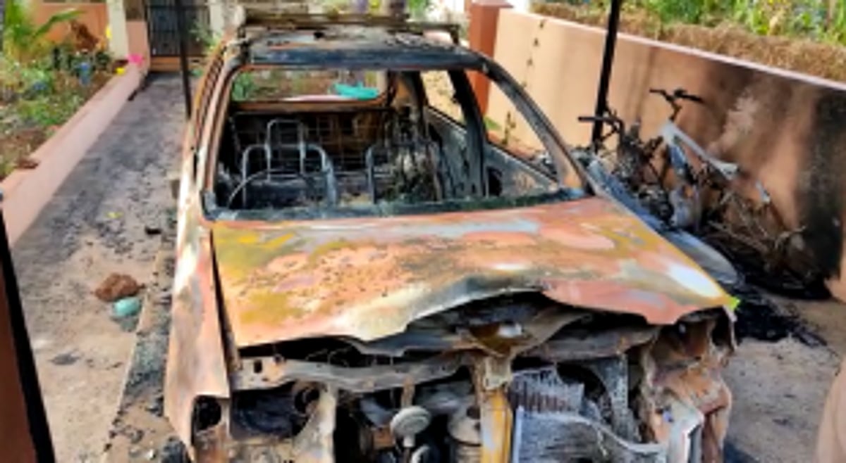 Miscreants set fire to a car, bike and two bicycles at Aldona