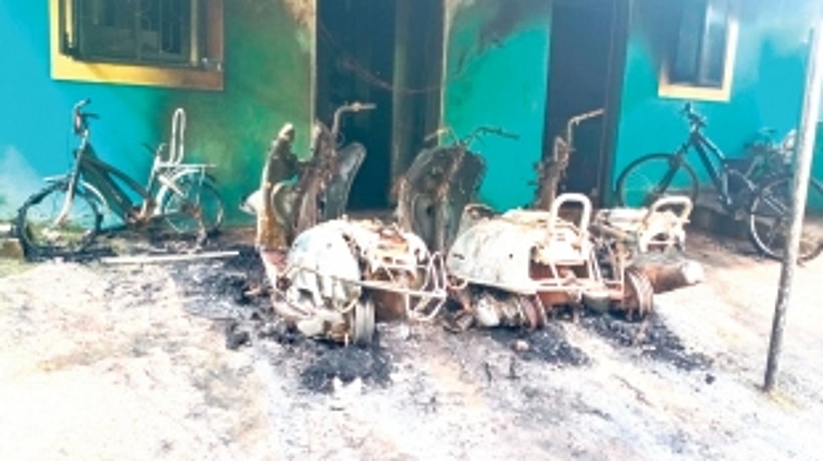 Miscreants torch bikes, cycles in Carona, Aldona