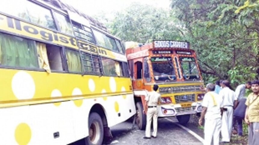 Mishap at Poinguinim halts traffic on HN66 1 Mishap at Poinguinim halts traffic on HN66