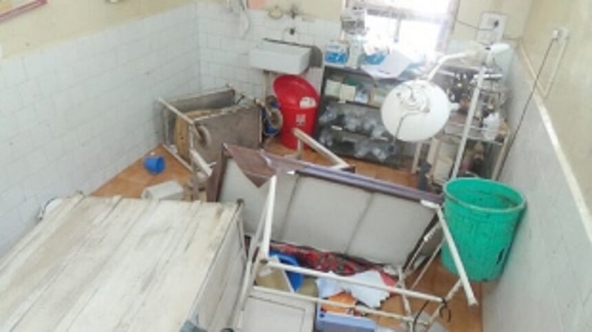 Mob destroys equipment, tries to assault doctor at Cottage Hospital 1 Mob destroys equipment, tries to assault doctor at Cottage Hospital