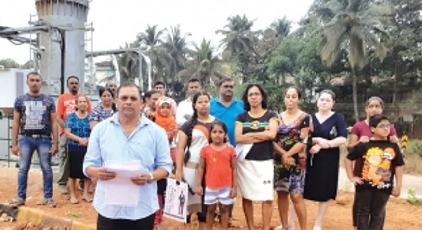 Mobile tower planned in the middle of the road, locals cry foul