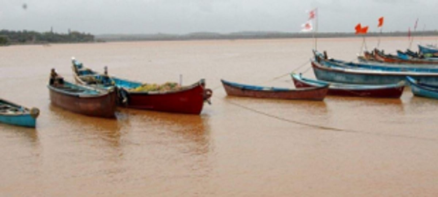 Mobor fishermen spot K’taka fishing boats in Goa waters