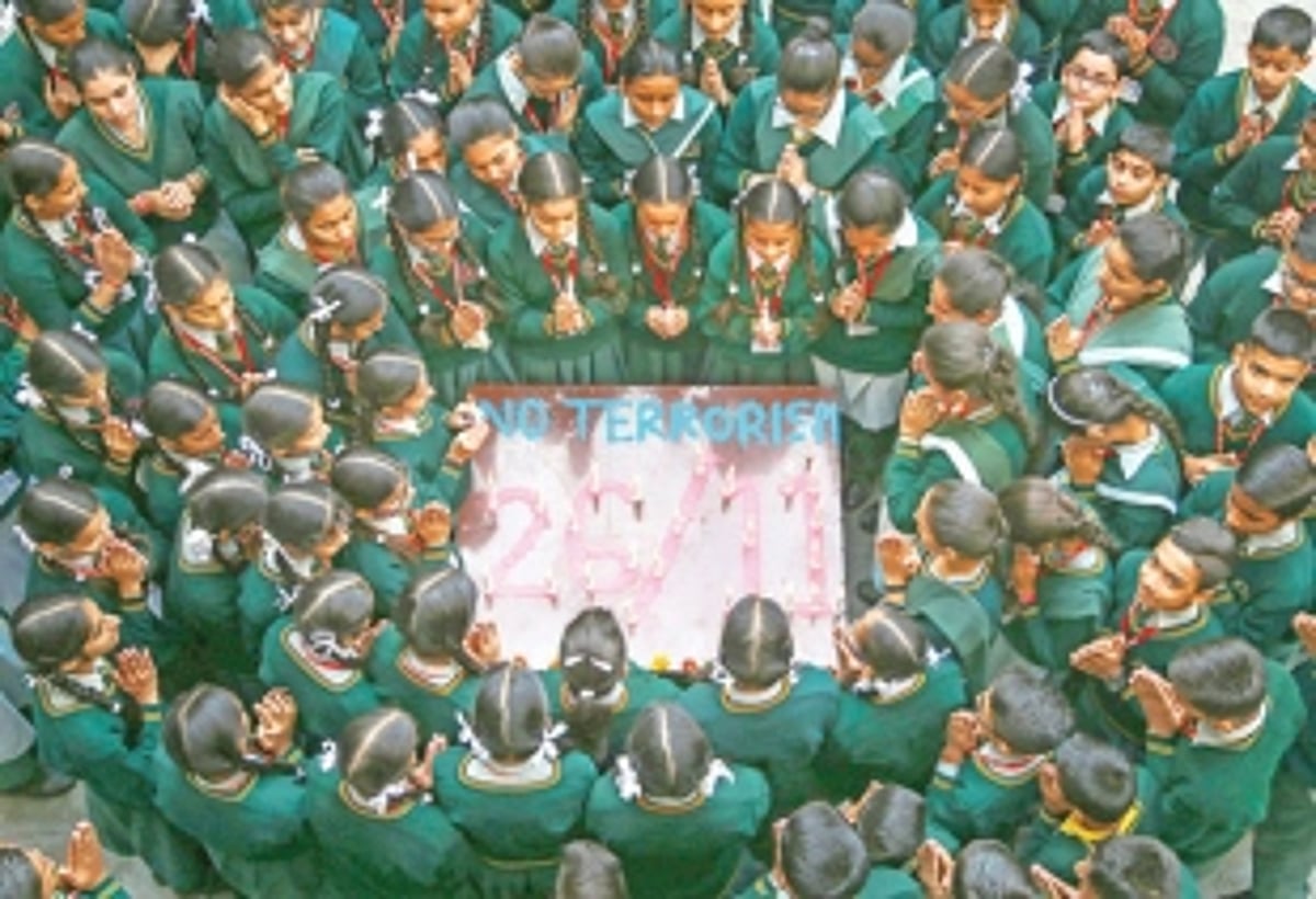 Modi ramps up poll pressure over 26/11