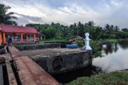 Moira Comunidade raises banner of protest