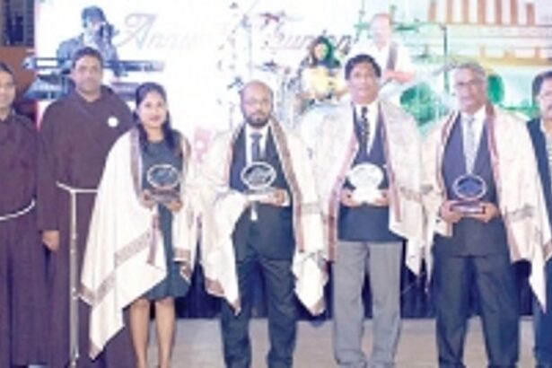 Monte Alumni felicitate their yester years sportsmen & coach