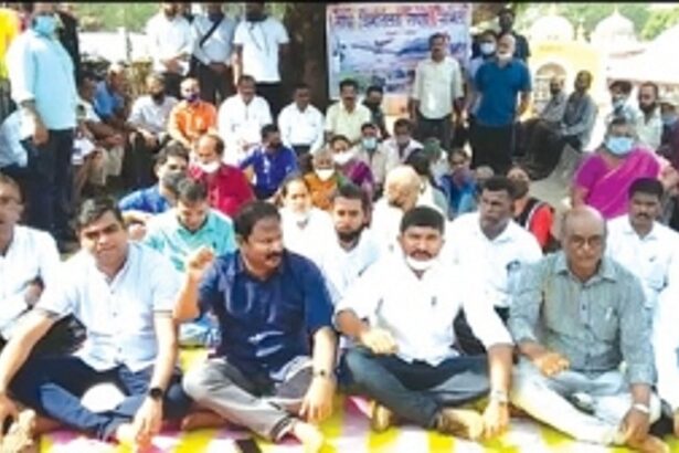 Mopa Vimantal Samiti urges  govt to fulfil pending demands