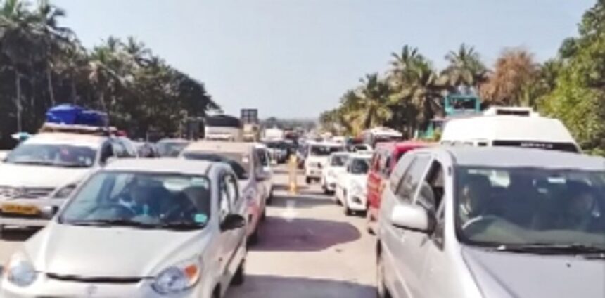 More delay in opening up new Zuari bridge adds to commuters’ woes 1 More delay in opening up new Zuari bridge adds to commuters’ woes