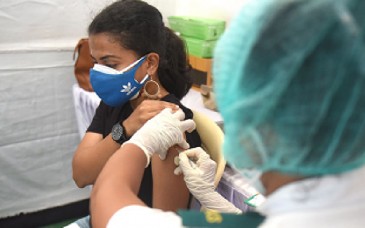 More vaccine centres open today