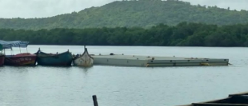 More villages join agitation to shift  floating jetty from Camurlim