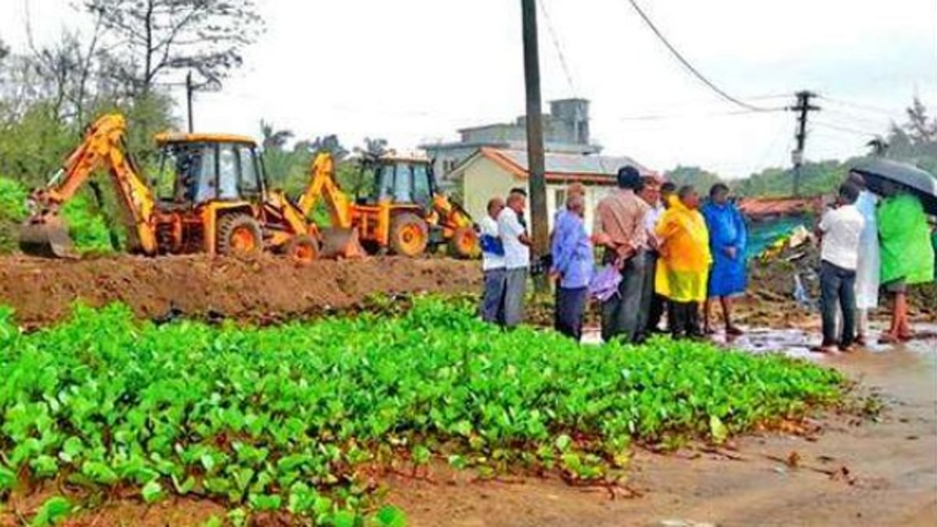 Morjim Villagers Protest GTDC for Flattening Turtle Nesting Sand Dunes for Parking Lot 1 Morjim Villagers Protest GTDC for Flattening Turtle Nesting Sand Dunes for Parking Lot
