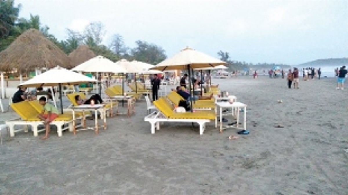 Morjim shack owners dare the law