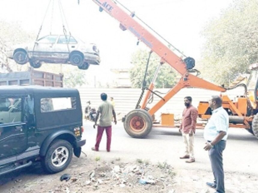 Mormugao civic body holds drive against  abandoned vehicles in the port town