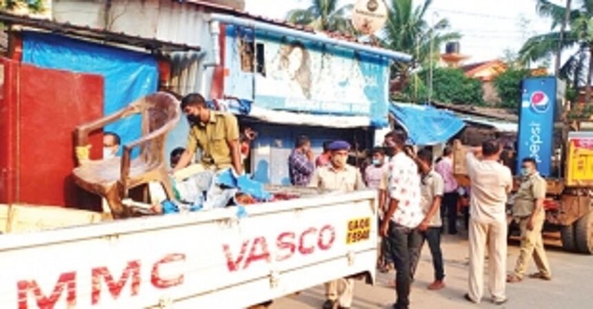 Mormugao municipality seizes items from two shops at Baina