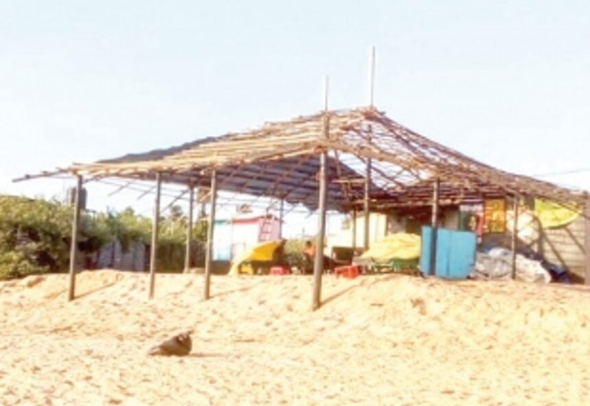 Most operators dismantle  shacks in Calangute, Candolim