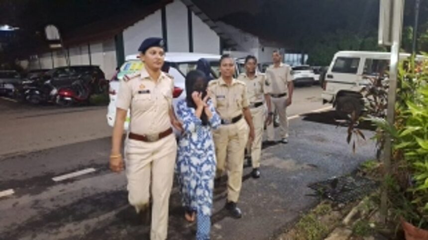 Mother, daughter arrested for stealing diamond bangle from Panjim showroom