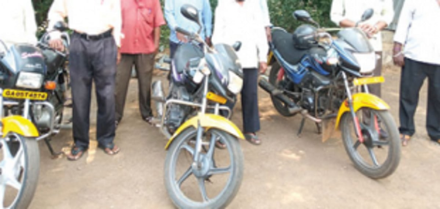 Motorcycle pilots from Pernem lash out at Deputy CM