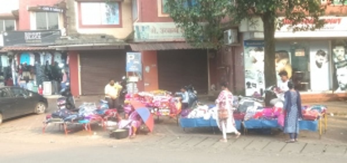 Motorists livid as vendors swoop  in on parking slots in Ponda