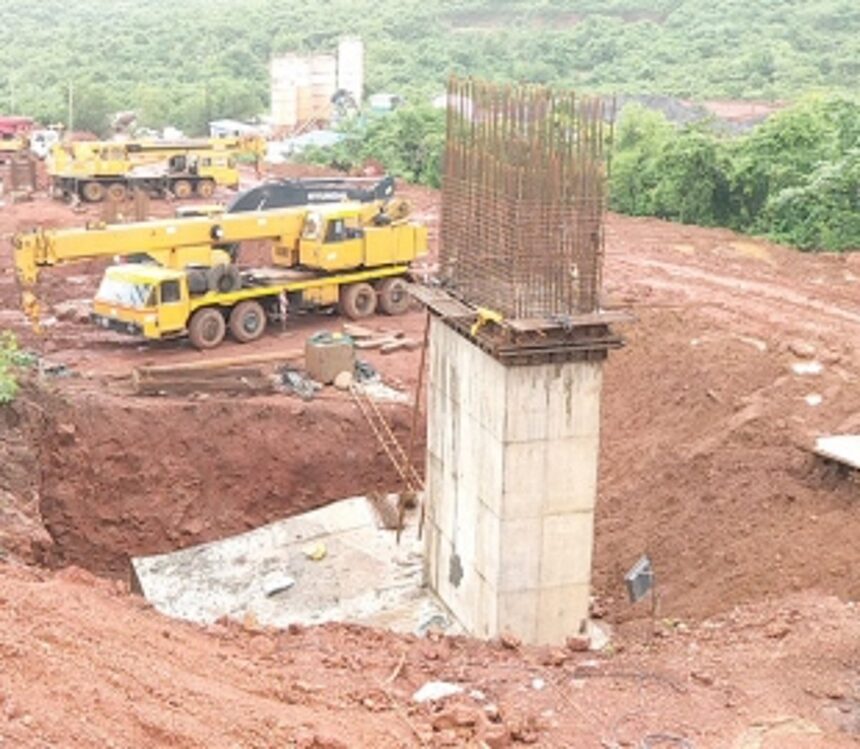 Muddy water from Mopa link poses threat to motorists 1 Muddy water from Mopa link poses threat to motorists