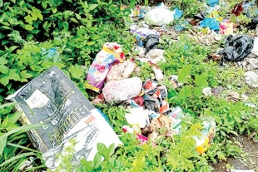 Mugalli residents threaten to dump garbage at doorsteps of panchayat