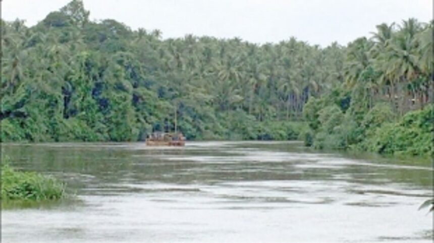 Mugoli locals thwart sand extraction in Sanguem River