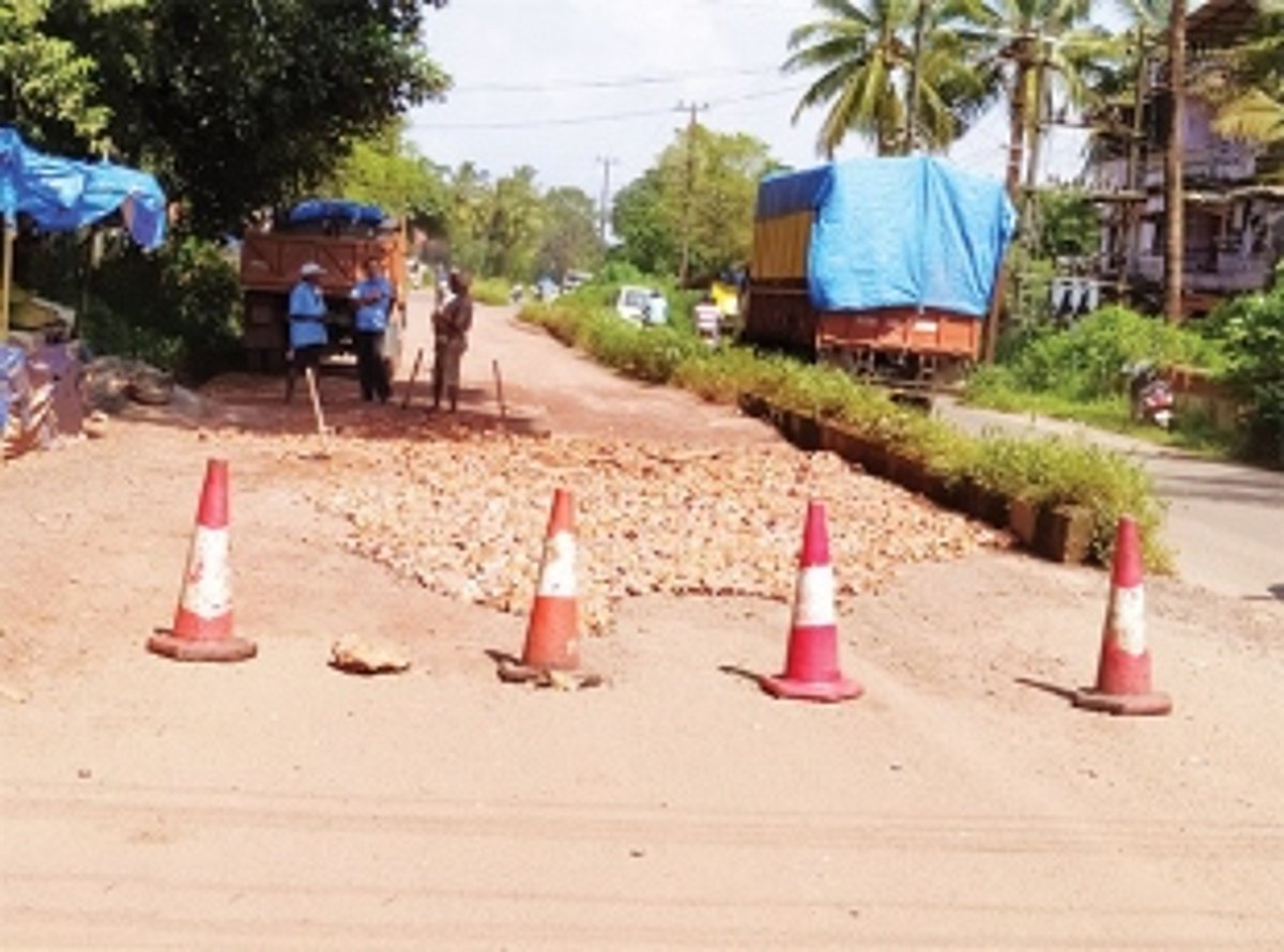 Multiple agencies rip apart Powerhouse  to Ramnagari-Nessai road in Navelim