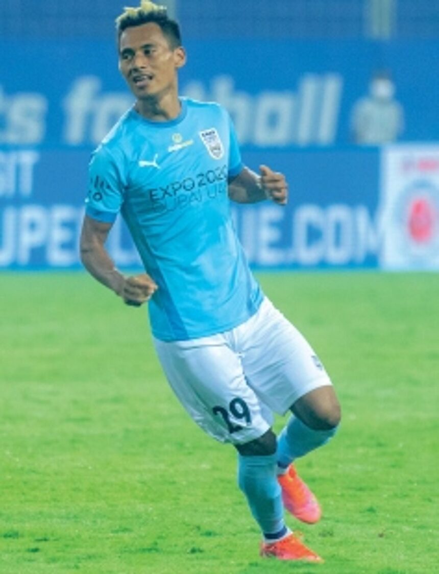Mumbai City graze past SC East Bengal to make top-four return 1 Mumbai City graze past SC East Bengal to make top-four return