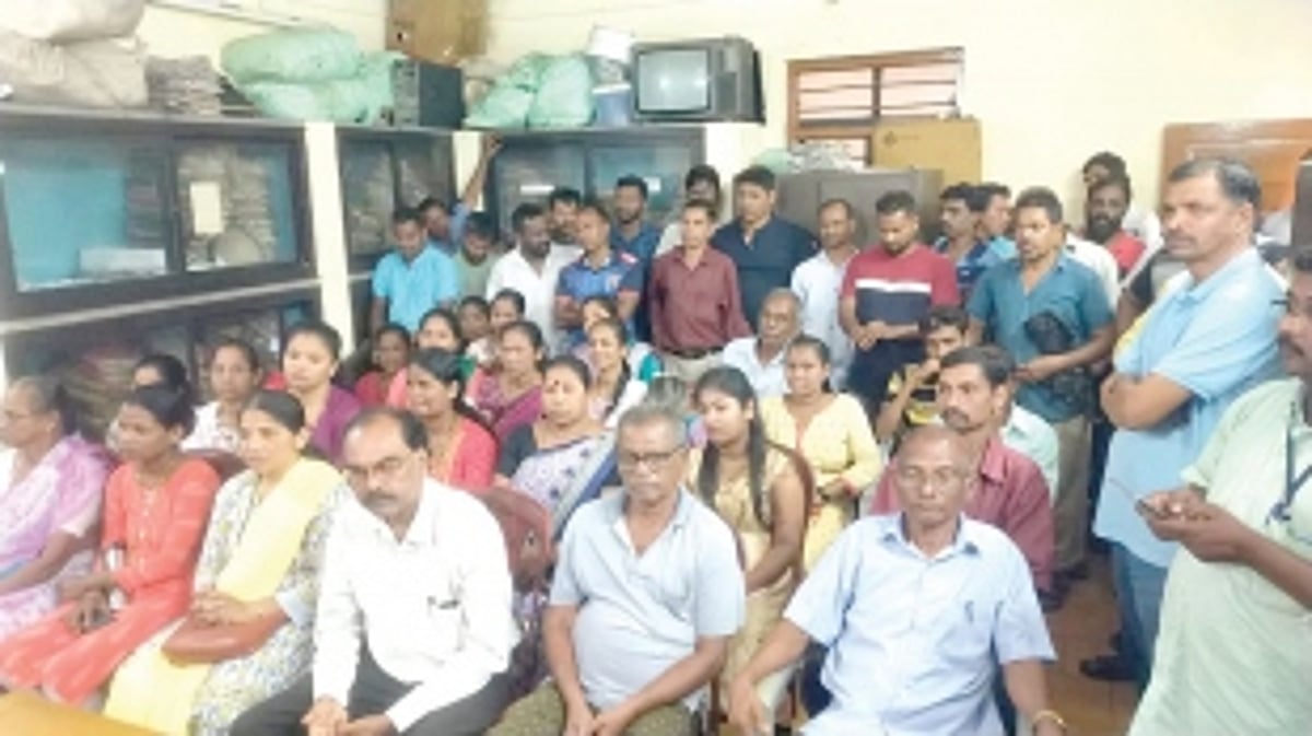 Murdi villagers furious over government imposing Section 144 to build bandhara