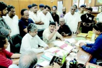 Music loving PWD ‘babu’ asked to tune his attention to audit of govt buildings