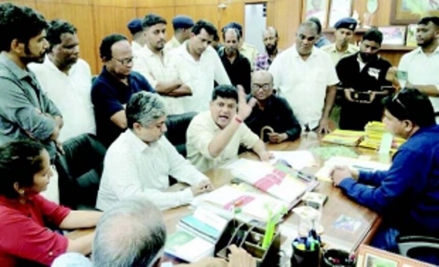 Music loving PWD ‘babu’ asked to tune his attention to audit of govt buildings