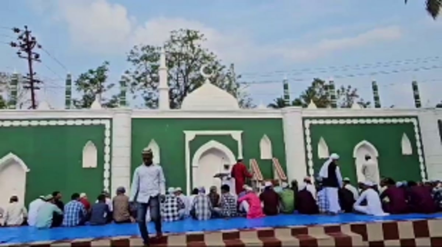 Muslim brethren celebrate Eid-al-Fitr with fervent and joy; ends Ramadan fast