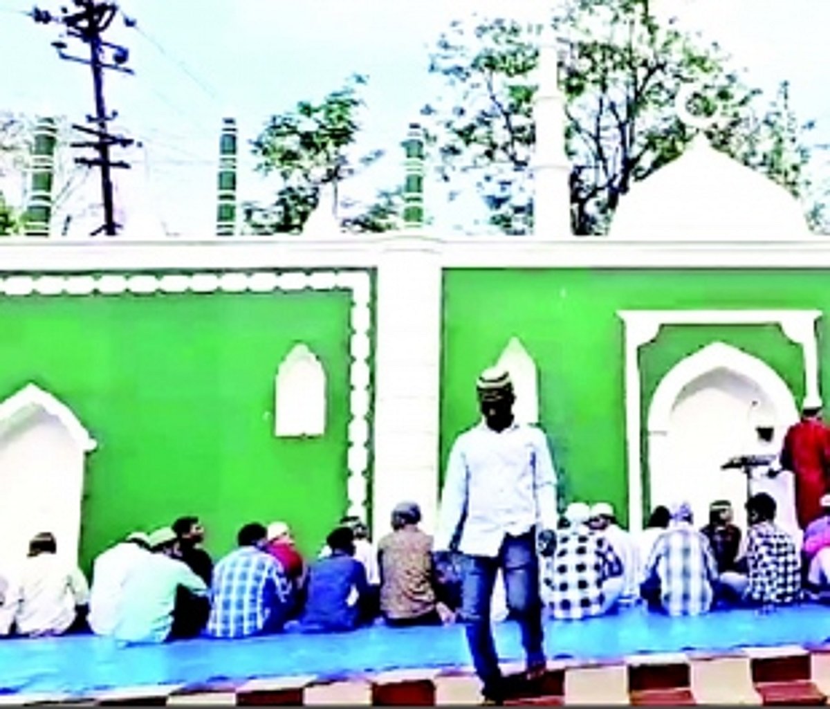 Muslim brethren celebrate Eid-ul-Fitr across the State