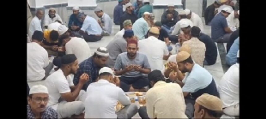 Muslim brothers break their fast at Jama Masjid at Panaji on Tuesday. 1 Muslim brothers break their fast at Jama Masjid at Panaji on Tuesday.