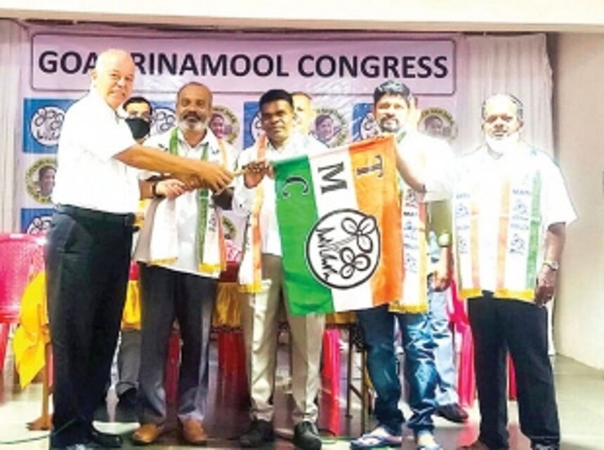 NCP, Cong former leaders  from Mandrem join TMC